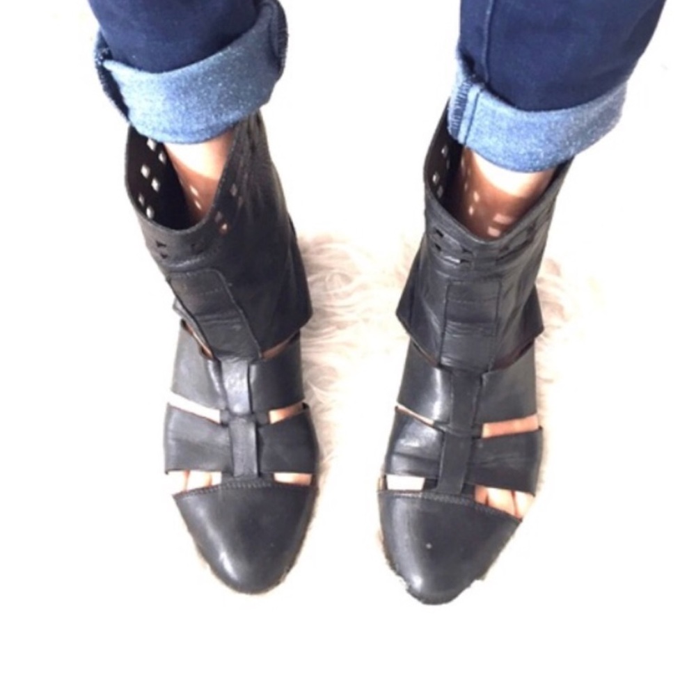 APC Madras Boots